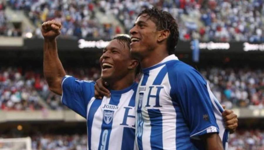 ¡Bellezas! Esta es la evolución de las camisas de la Selección de Honduras a lo largo de los años