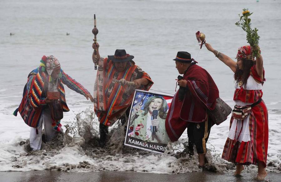 Con ritual en la playa, Chamanes envían suerte a Harris y Trump desde Lima, Perú