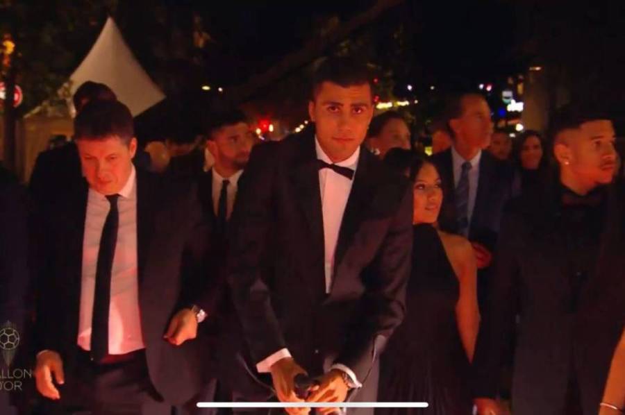 Balón de Oro 2024: Abucheados en la gala, mejores trajes y bellas damas en alfombra roja