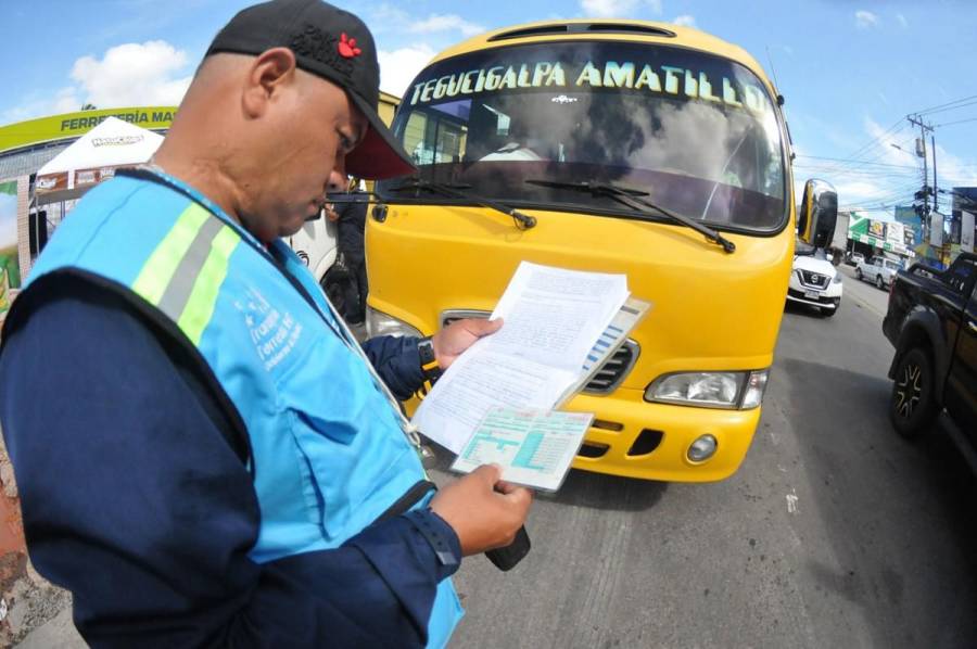 Capitalinos abarrotan salida al Sur en inicio oficial del Feriado Morazánico