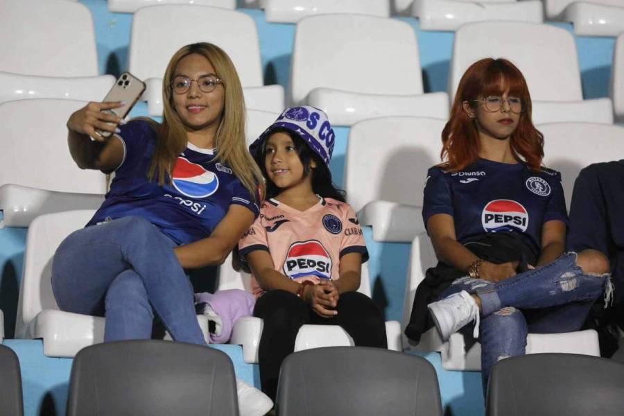 No se vio TV: Aficionado salta al campo para celebrar con Motagua y expulsión de Génesis