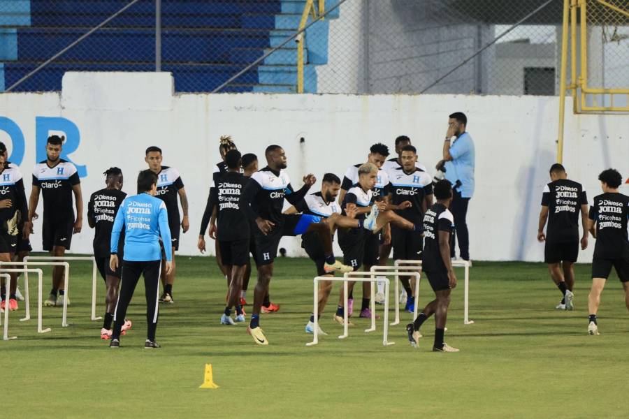 Arboleda se pone la camisa de la Selección de Honduras: Así fue el primer entreno