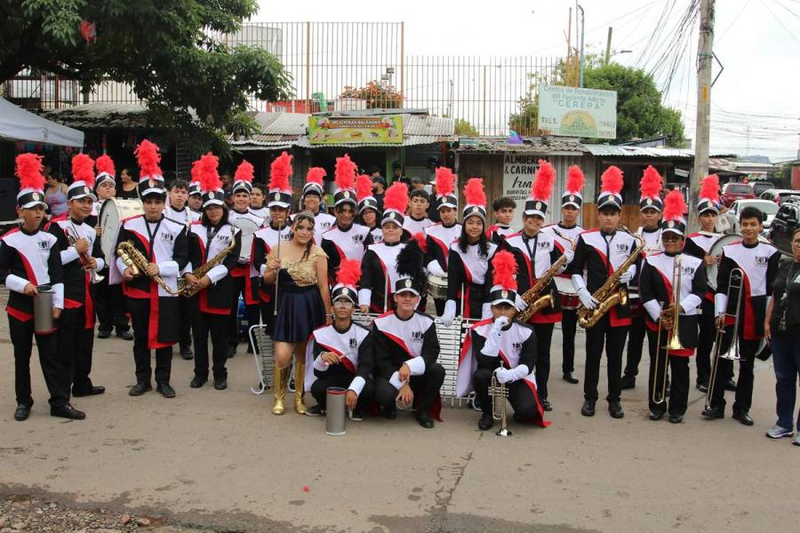 Con colorido desfile colonia San Miguel de Tegucigalpa celebra su 69 aniversario