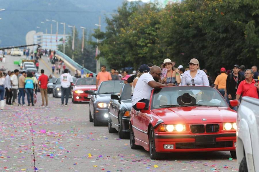 Así se vive el vibrante Carnaval de Tegucigalpa, lleno de música, color y alegría