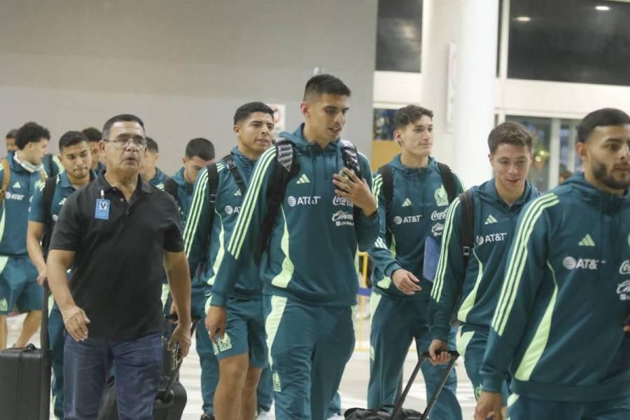 Selección de México llega a Honduras muy sonriente