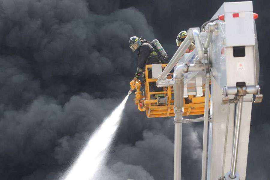 Los momentos más impactantes del incendio de gran magnitud en El Prado