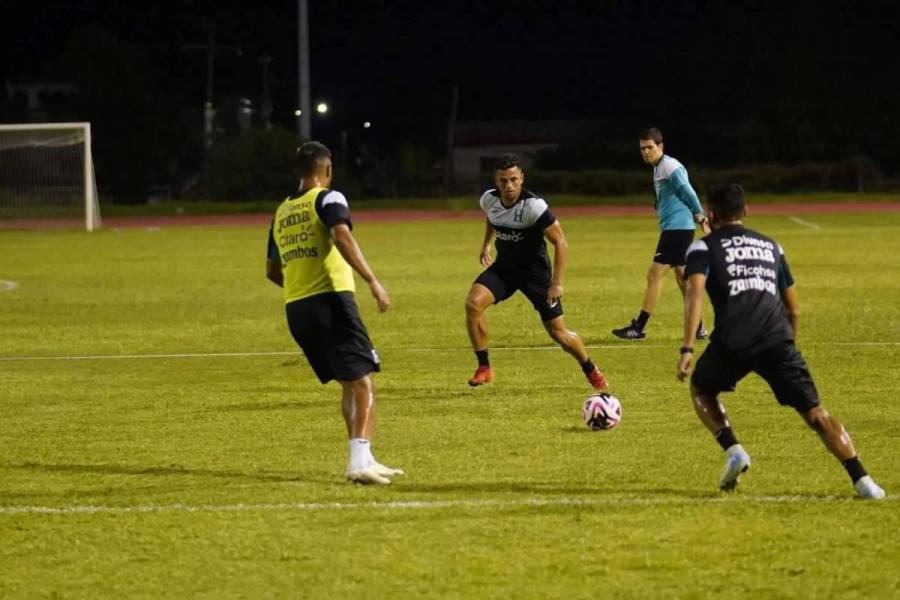 Honduras entrena en Kingston para partido ante Jamaica en Nations League