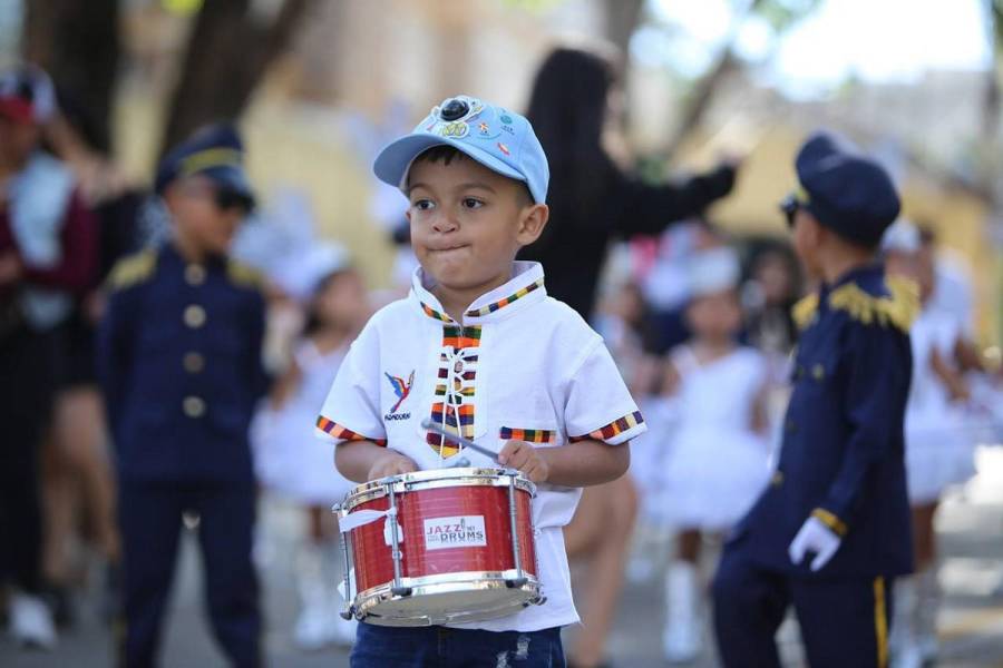 Con amor a la Patria, así desfilaron alumnos de prebásica de San Felipe al Guanacaste