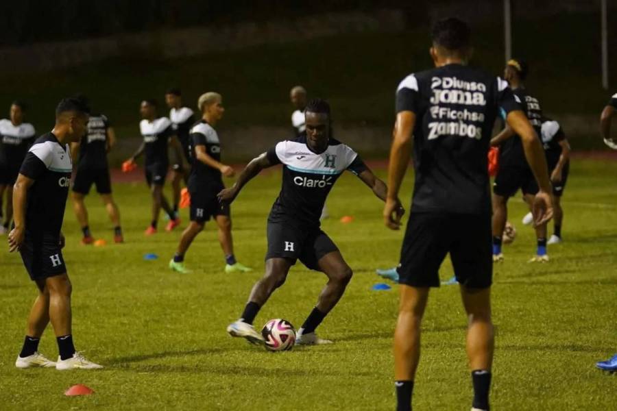 Honduras entrena en Kingston para partido ante Jamaica en Nations League