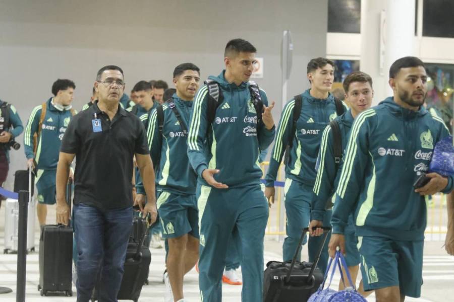 Selección de México llega a Honduras muy sonriente