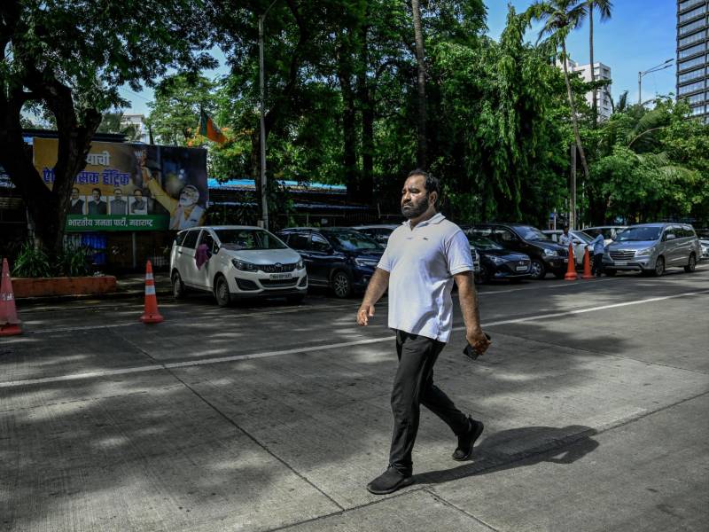 Nitin Deshmukh dijo que otros legisladores presionaron para que se uniera a una insurrección en su Estado.