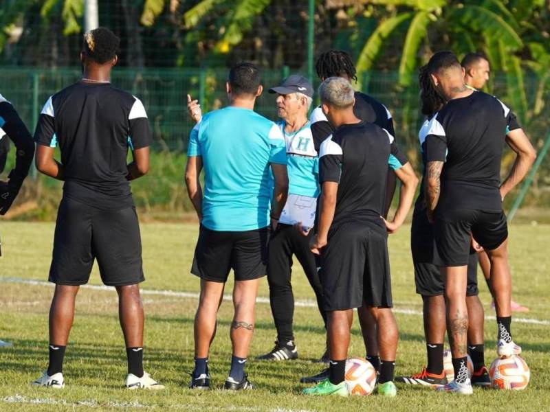 Reinaldo Rueda podría estarse jugando su puesto al mando de Honduras.