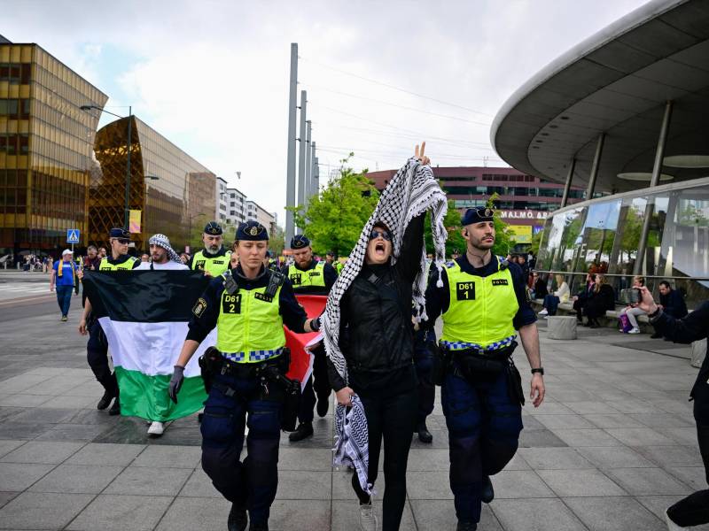 Manifestantes opuestos a la participación de Israel en el Festival de la Canción de Eurovisión en Malmo, Suecia.