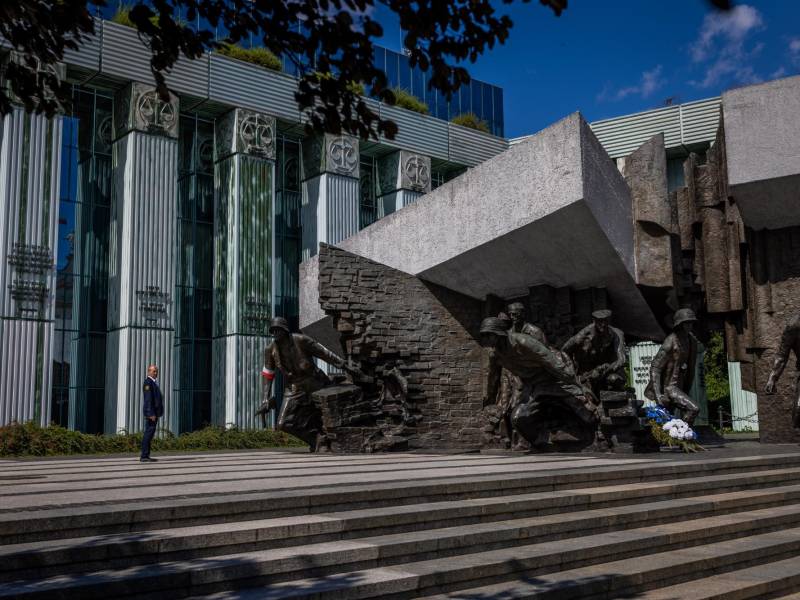 El Gobierno anterior, bajo el partido Ley y Justicia, llenó la Suprema Corte de Polonia con personas leales a la derecha.