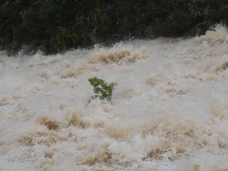 El alcalde Jorge Aldana informó que los acumulados de lluvia en la capital oscilan entre 85 mm y 150 mm, incrementando la saturación de suelos y el riesgo de desbordamientos.