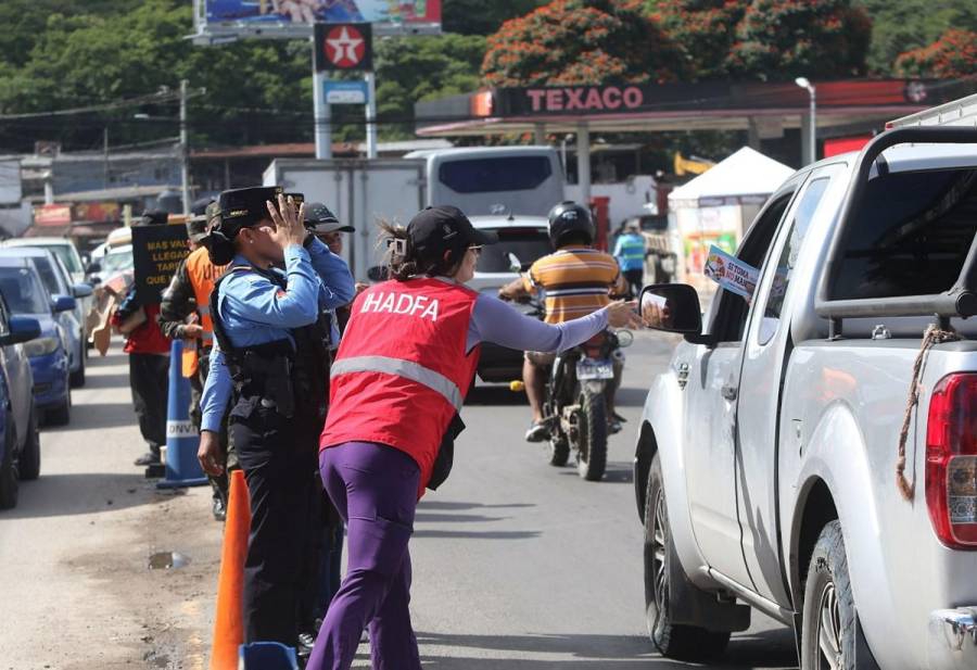 Capitalinos abarrotan salida al Sur en inicio oficial del Feriado Morazánico