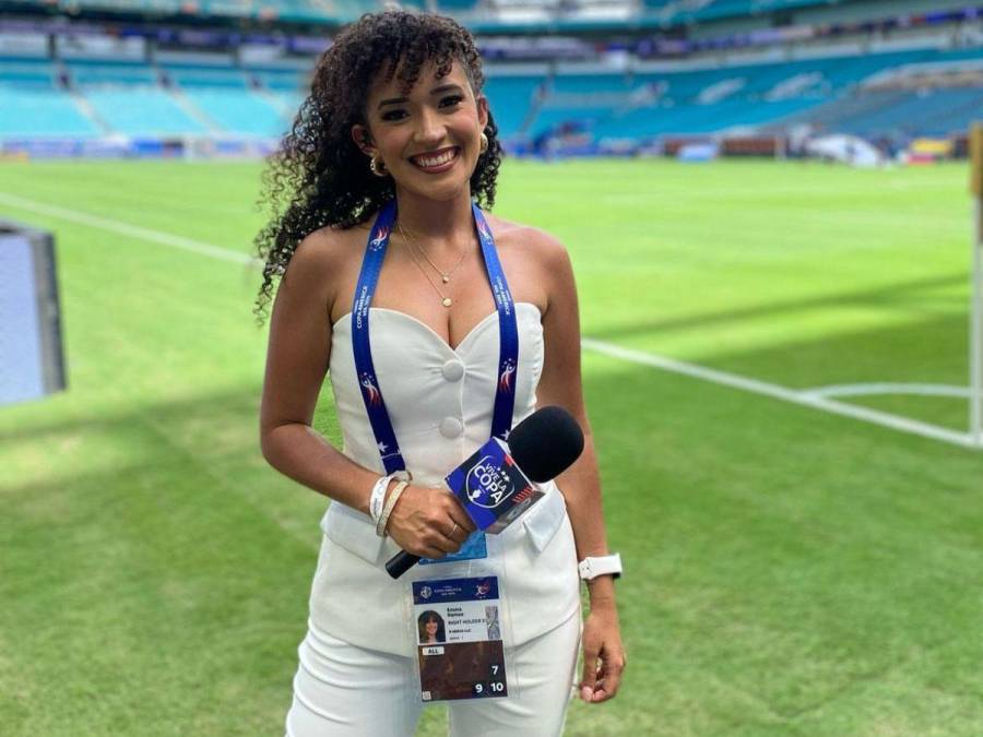 La bella periodista hondureña que cubre el juego vs México y lo hace para Fox Deportes