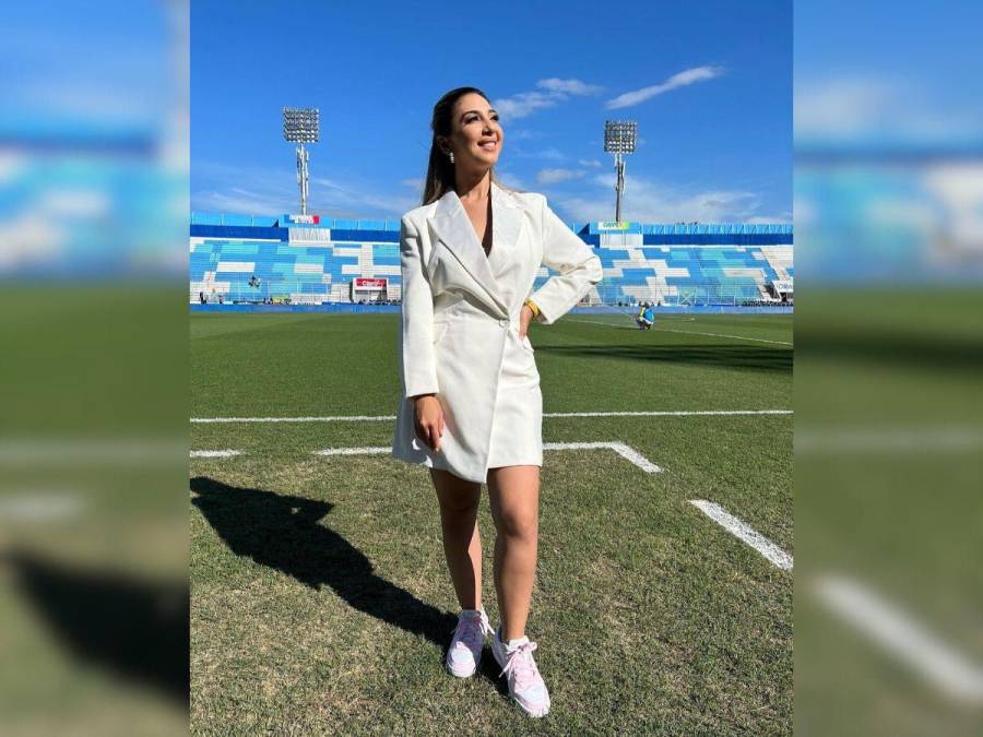 La bella periodista azteca que llegó a San Pedro Sula para el Honduras vs México