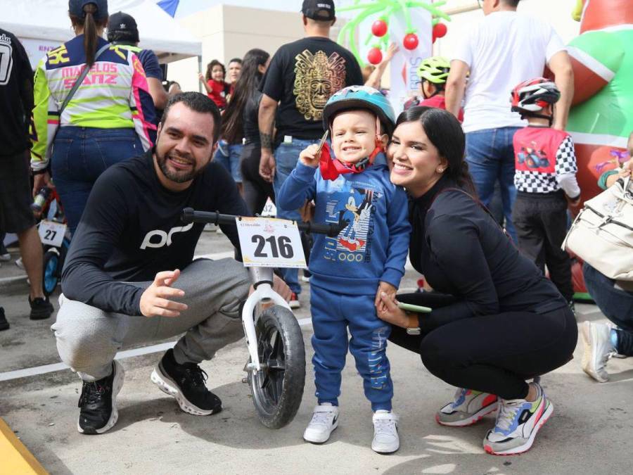 Adorables y veloces: los niños de la categoría de 0 a 4 años de la Vuelta Ciclística Infantil