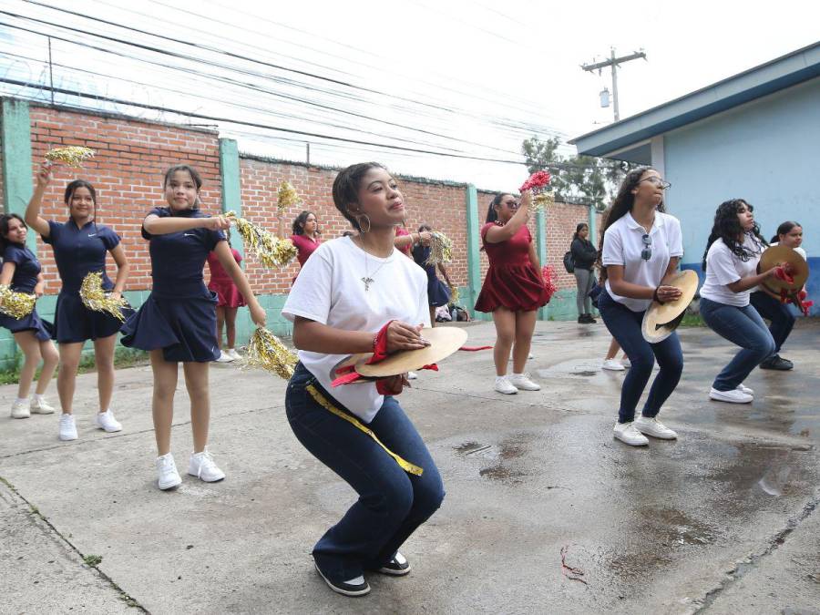 Entrega y pasión por la música: banda del Milla Selva busca brillar en los desfiles