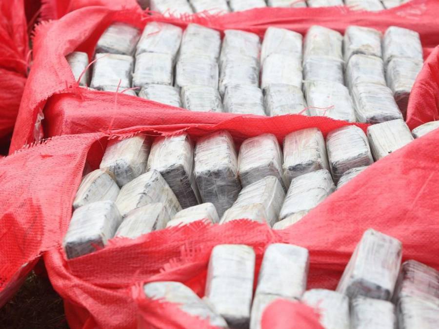 Incineran 3,993 kilos de coca decomisada a colombianos en el Caribe