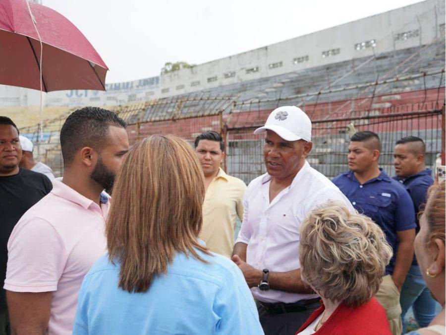 Estadio Ceibeño es cerrado porque inician cambio de grama híbrida y otros arreglos