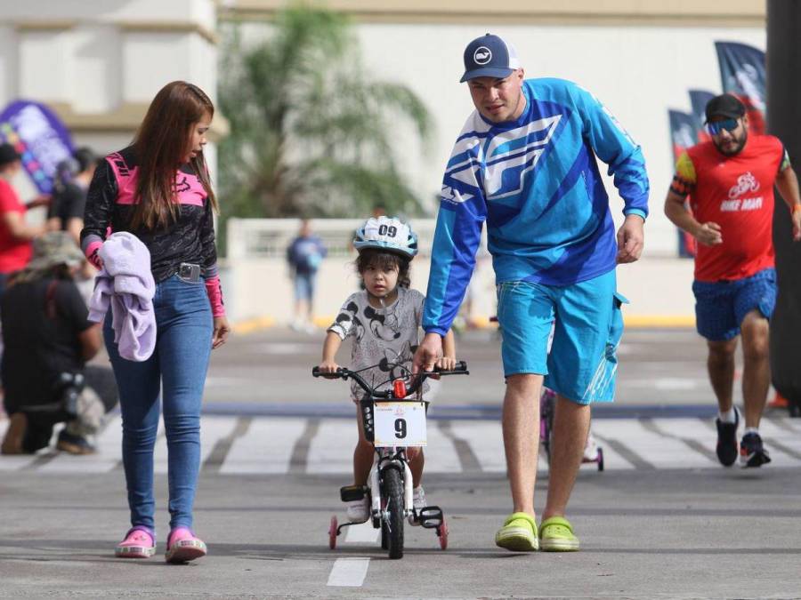 Adorables y veloces: los niños de la categoría de 0 a 4 años de la Vuelta Ciclística Infantil