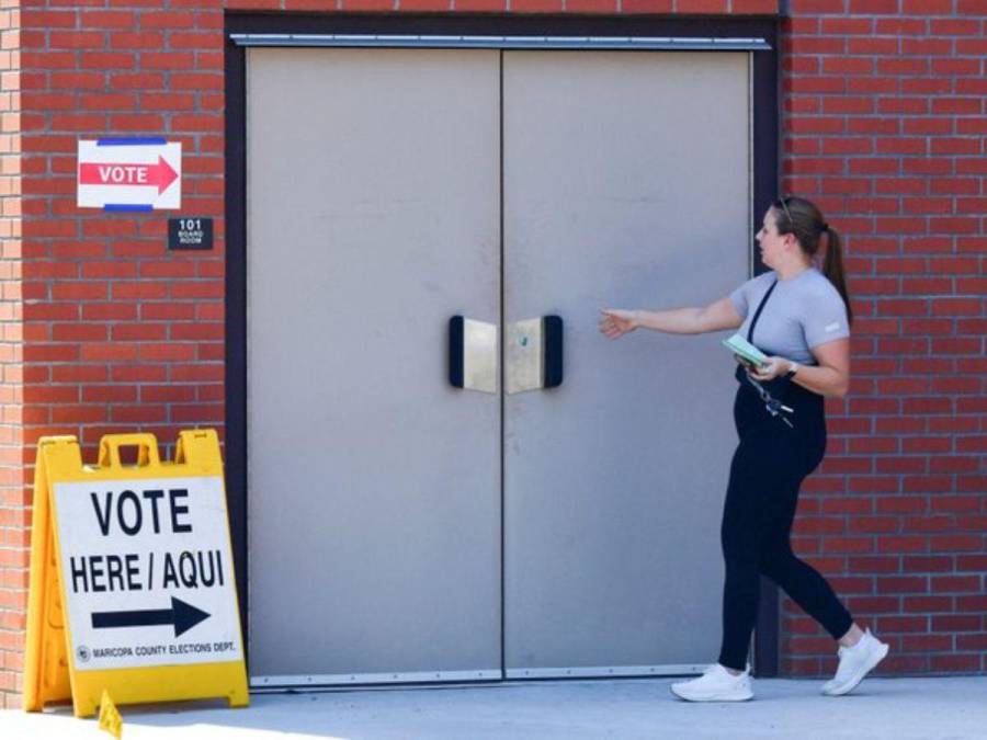 Estados Unidos inicia jornada histórica de elecciones 2024 con primeros votantes