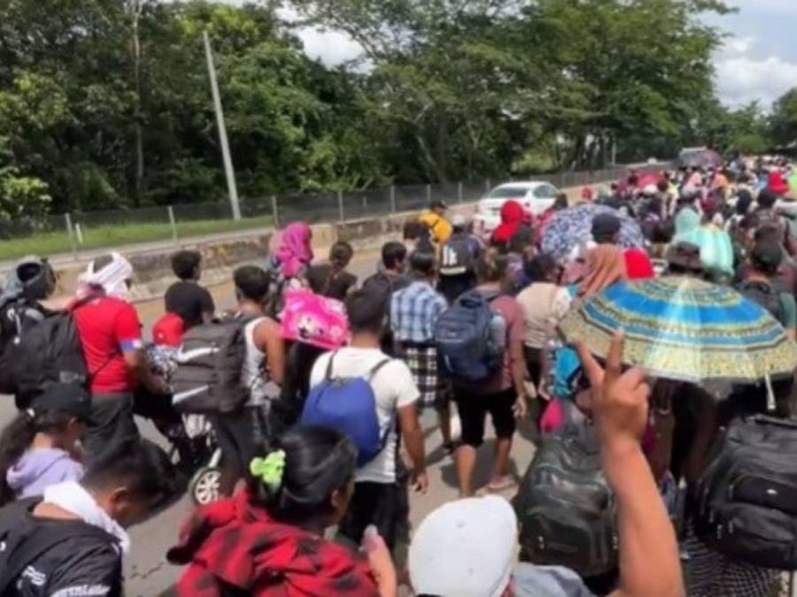 Sale la primera caravana migrante en el gobierno de Sheinbaum