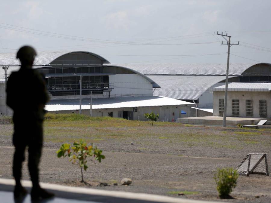 Cecot, la megacárcel salvadoreña donde los pandilleros no vuelven a salir