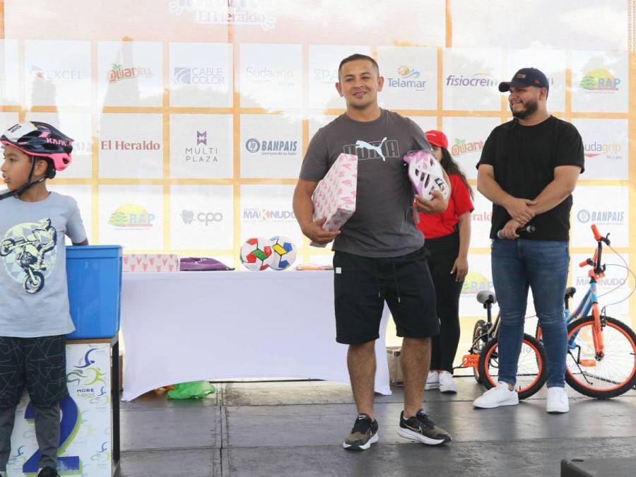 Momento de gloria: Así fue la entrega de premios a los ganadores de la Vuelta Ciclística Infantil 2024