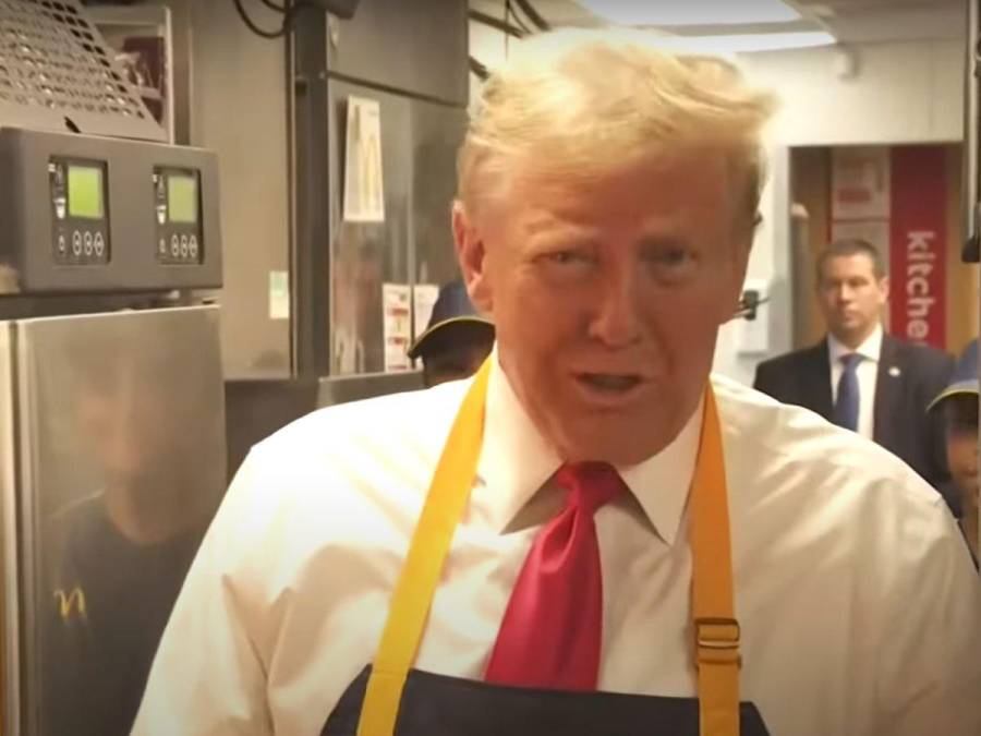 Trump cocina papas en un restaurante de comida rápida y envía un mensaje a Harris