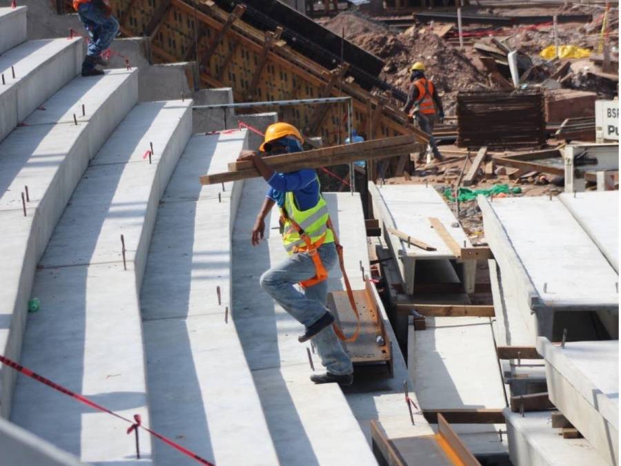 Estadio Nacional de Tegucigalpa presenta avances en gradería y nuevo techado