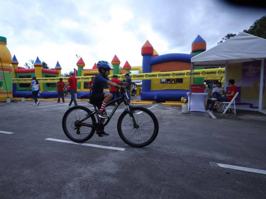 Llenos de emoción y con ganas de ganar: así inició la décima Vuelta Ciclística Infantil