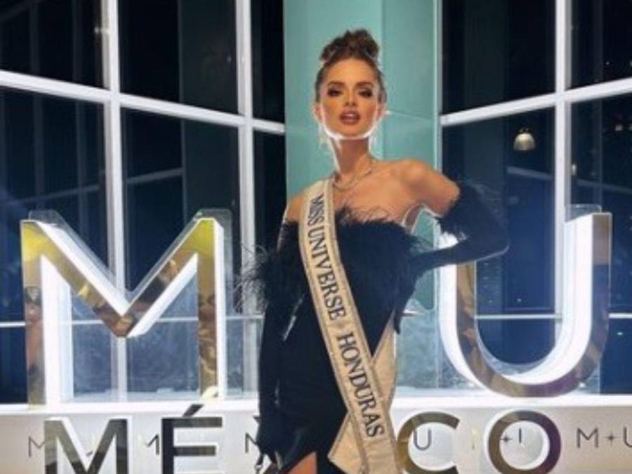 Stephanie Cam deslumbra con atrevido look en cena de Miss Universo