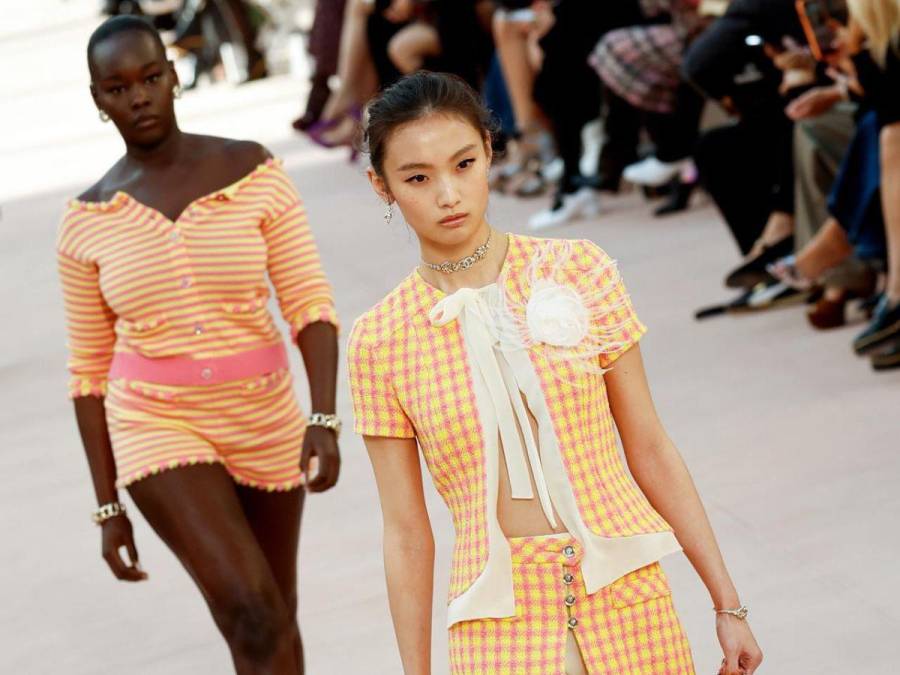 El tweed reina en el desfile de Chanel Primavera-Verano 2025 en el Grand Palais