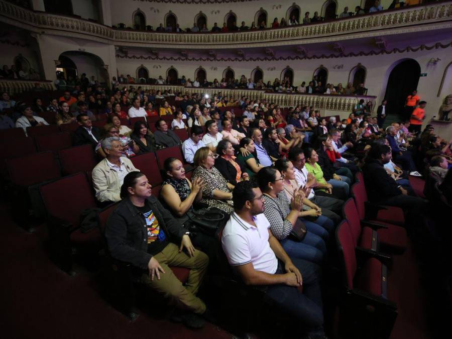 Las imágenes del concierto de Los Iracundos en Tegucigalpa