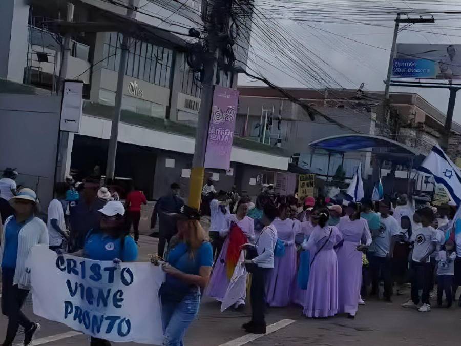 Iglesias conmemoran con devoción el Día de la Biblia en Honduras