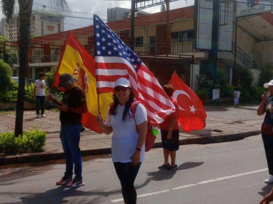 Iglesias conmemoran con devoción el Día de la Biblia en Honduras