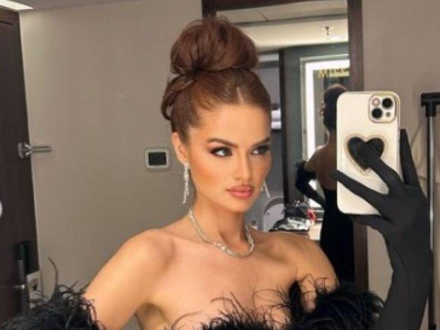 Stephanie Cam deslumbra con atrevido look en cena de Miss Universo