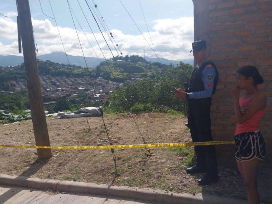 Violenta escena: joven de 19 años asesinado a balazos en colonia Santa Eduviges