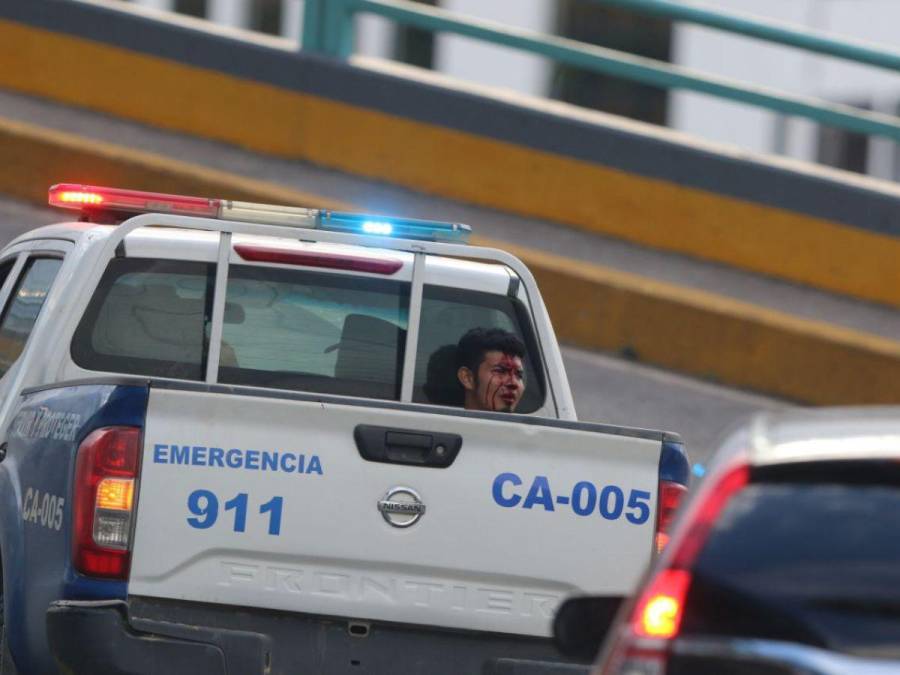 Disparos, heridos y capturas dejan disturbios previo al Motagua-Olimpia en la capital