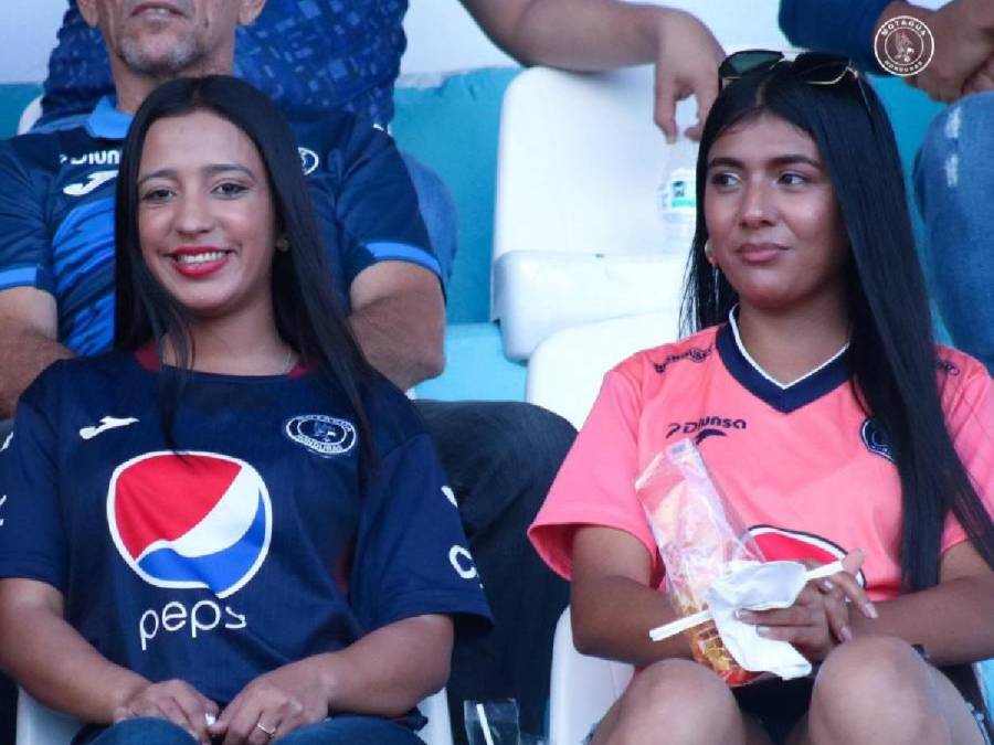 Chicas deslumbran: Ambiente en el Motagua vs Águila por Copa Centroamericana