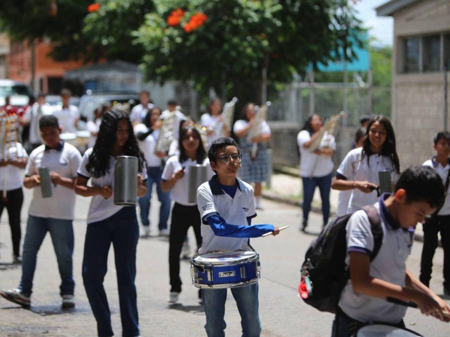 Así se prepara la banda de guerra del Instituto Beraca