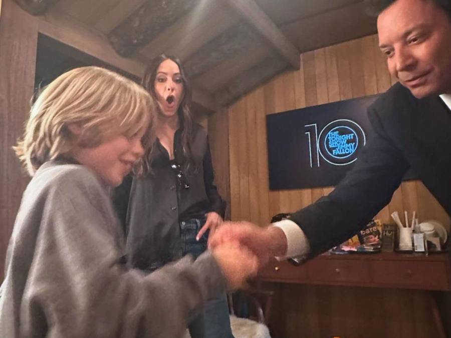 ¿Un nuevo Mick Jagger? El hijo de 7 años del cantante muestra dotes musicales