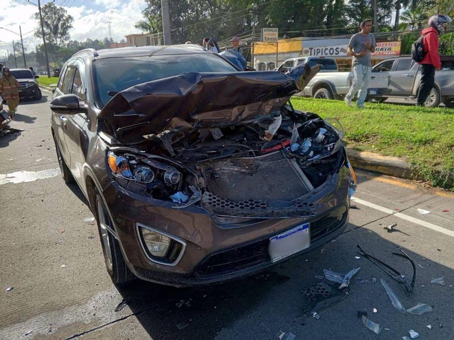 A metros de semáforo y a alta velocidad: esto sabemos de choque múltiple en Siguatepeque