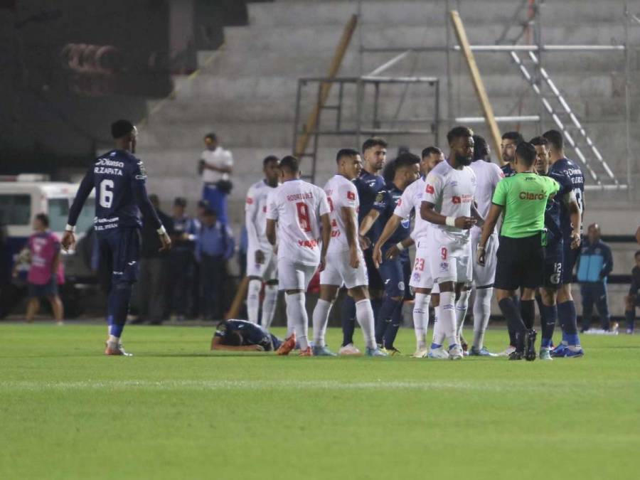 No se vio: Eufórica celebración de Andy Najar, Rodrigo Auzmendi héroe y penales no pitados