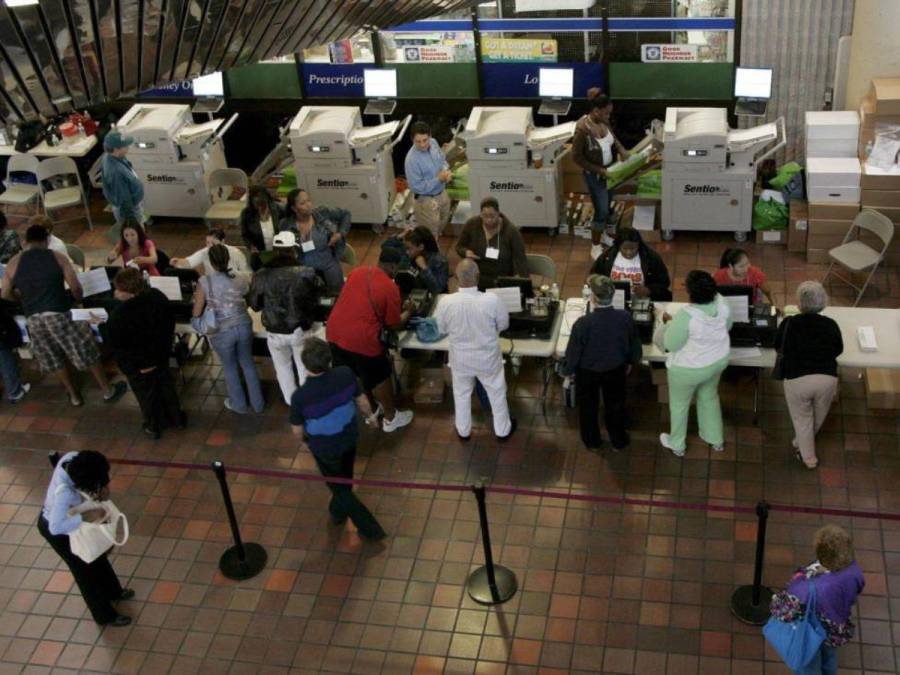 Estados Unidos inicia jornada histórica de elecciones 2024 con primeros votantes