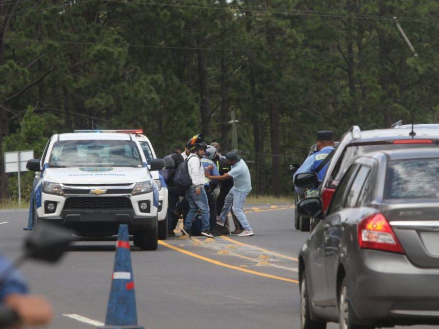 Familiares bajaron de una patrulla y golpearon a hombre implicado en accidente en Zambrano