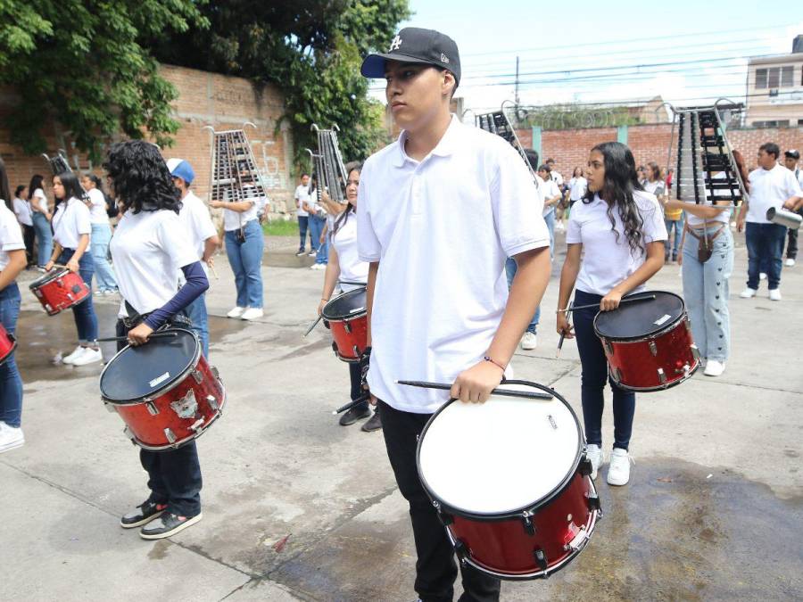 Entrega y pasión por la música: banda del Milla Selva busca brillar en los desfiles